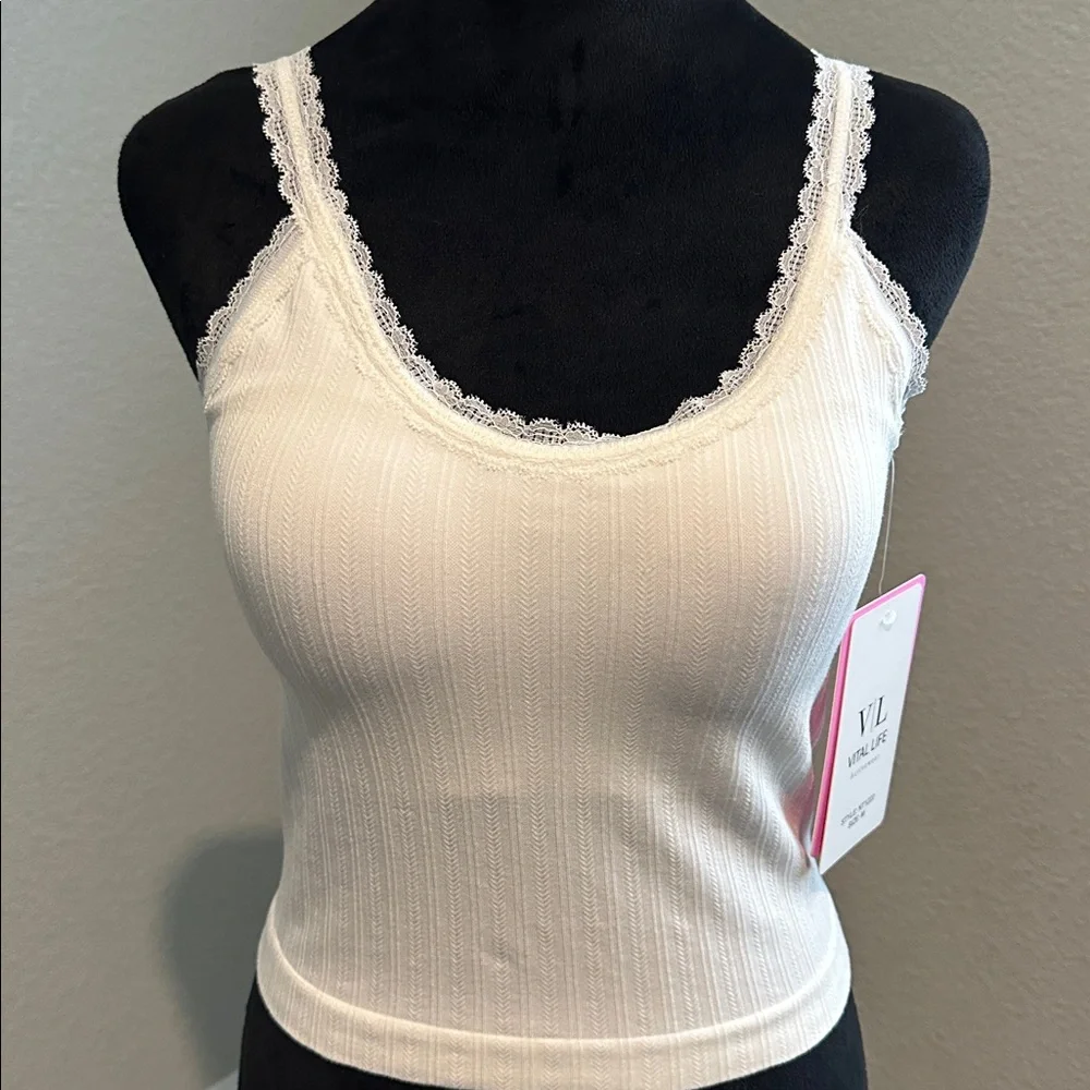 NWT Women’s White Tank Top with built in bra - Picture 3 of 7